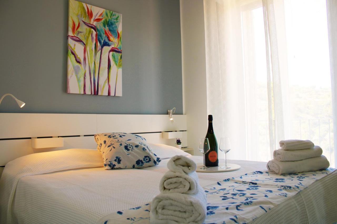 Visum Hyblea Apartment Ragusa Bagian luar foto