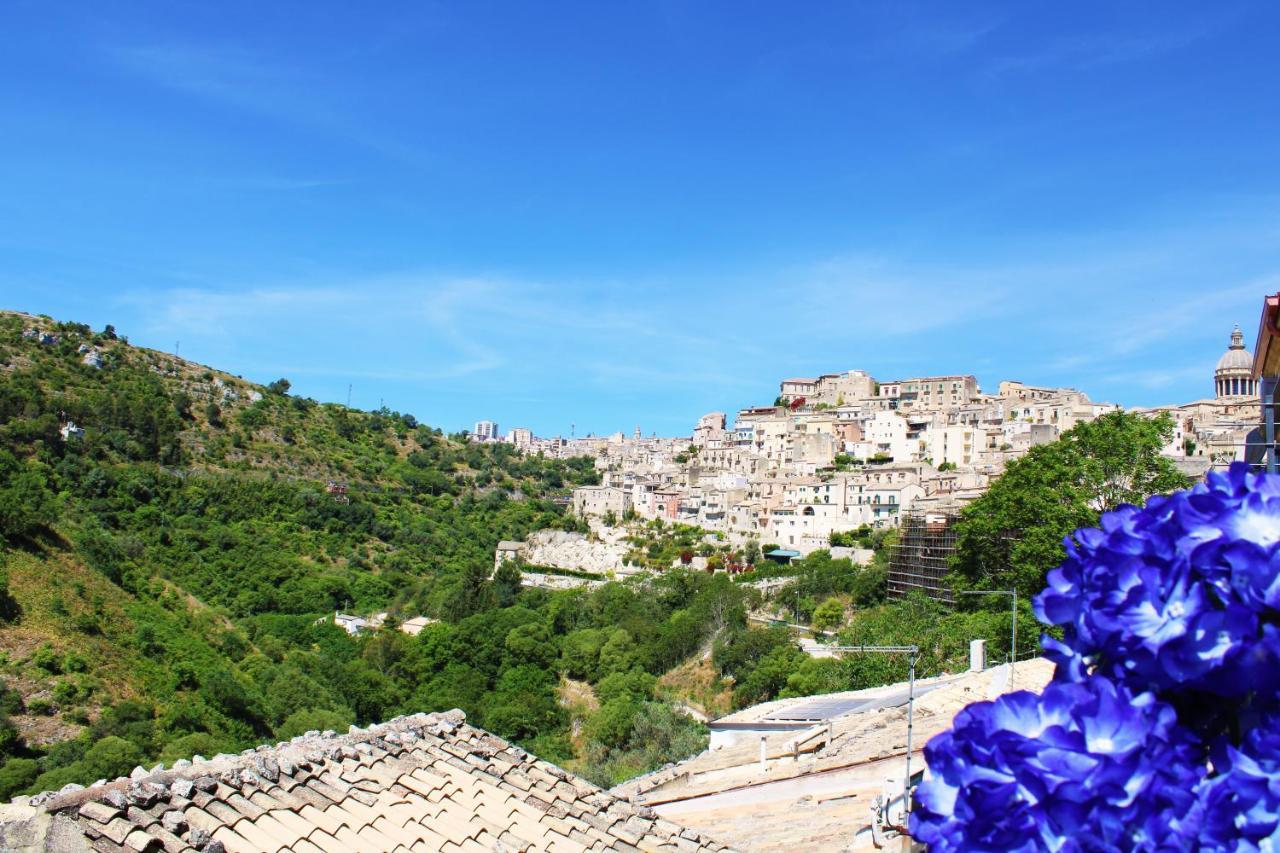 Visum Hyblea Apartment Ragusa Bagian luar foto
