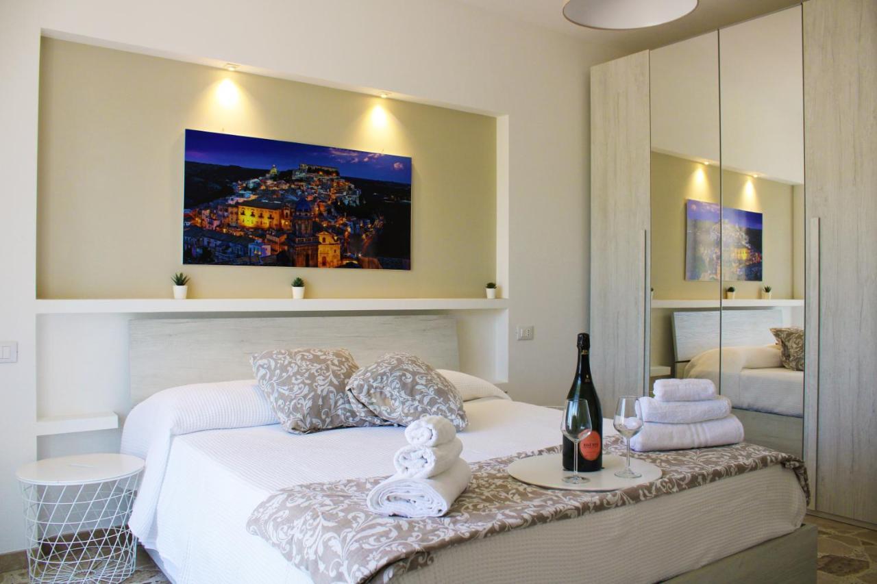 Visum Hyblea Apartment Ragusa Bagian luar foto